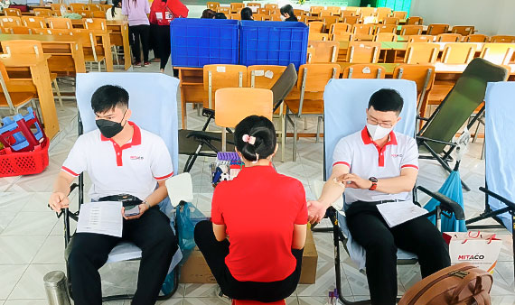 hiến máu tình nguyện